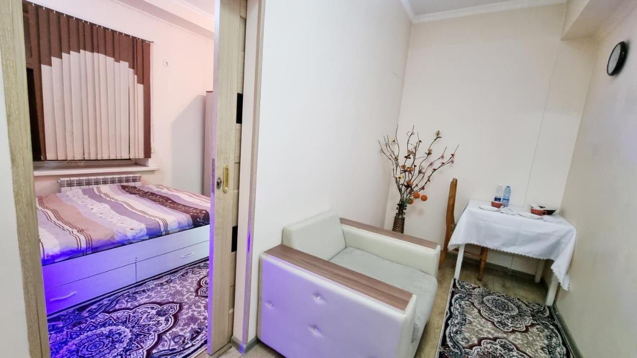 Da! Hotel Bishkek Exterior photo